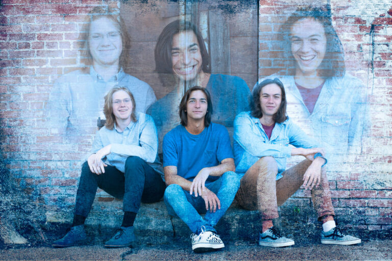 senior picture with 3 friends made near Houston by Flint Photography